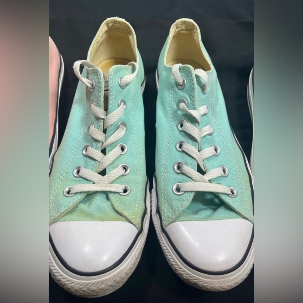 Converse Low Top Shoes Green & White Women’s Size 10 / Women’s Size 8